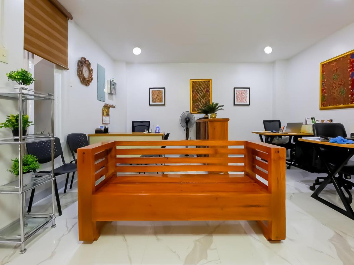 Oyo 848 Dona Aurora Condotel เกซอนซิตี้ ภายนอก รูปภาพ
