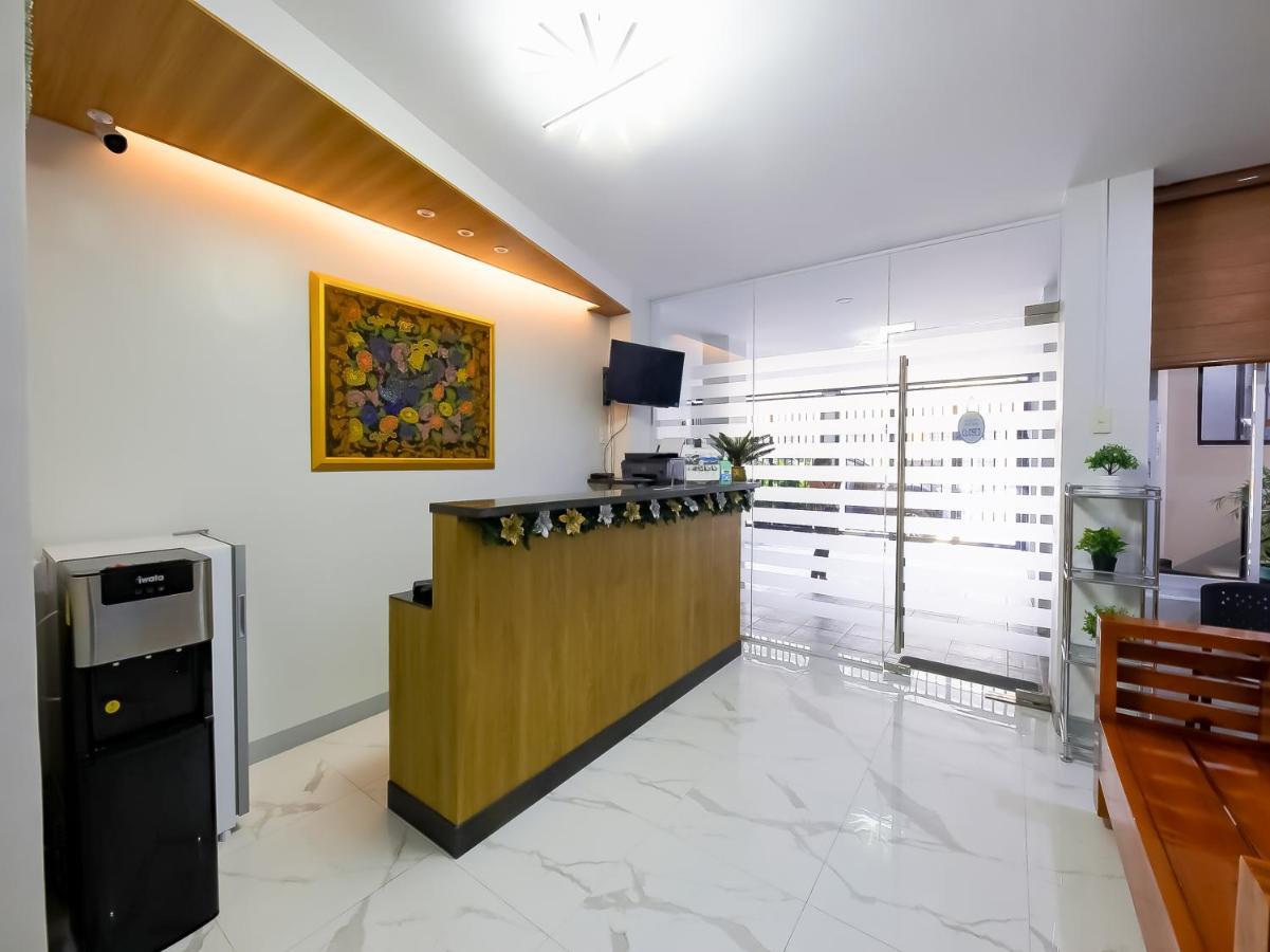 Oyo 848 Dona Aurora Condotel เกซอนซิตี้ ภายนอก รูปภาพ