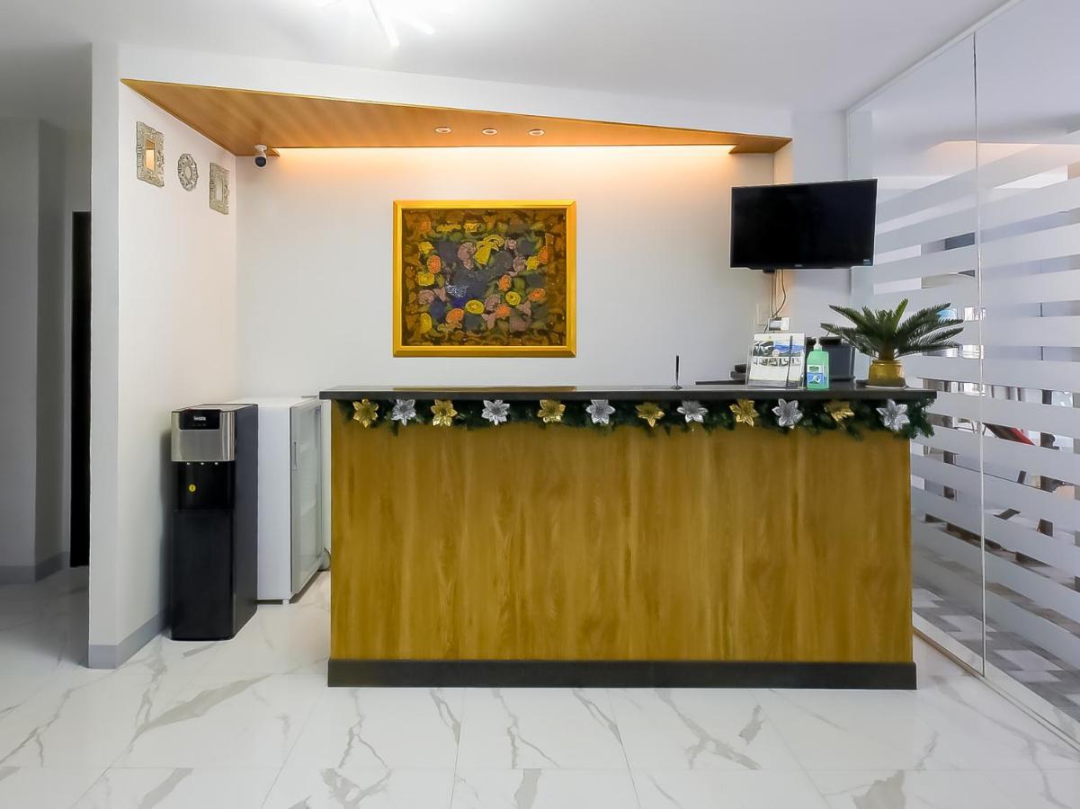 Oyo 848 Dona Aurora Condotel เกซอนซิตี้ ภายนอก รูปภาพ