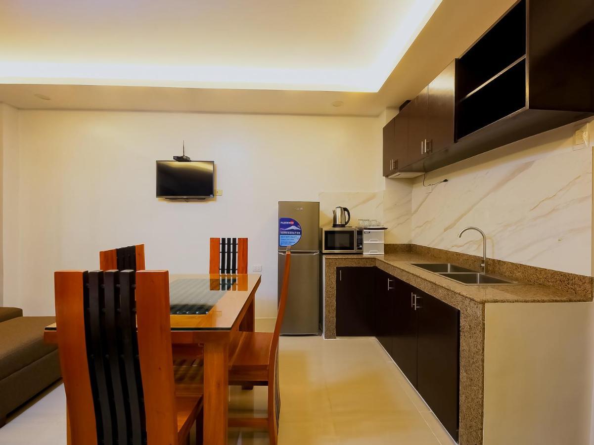 Oyo 848 Dona Aurora Condotel เกซอนซิตี้ ภายนอก รูปภาพ