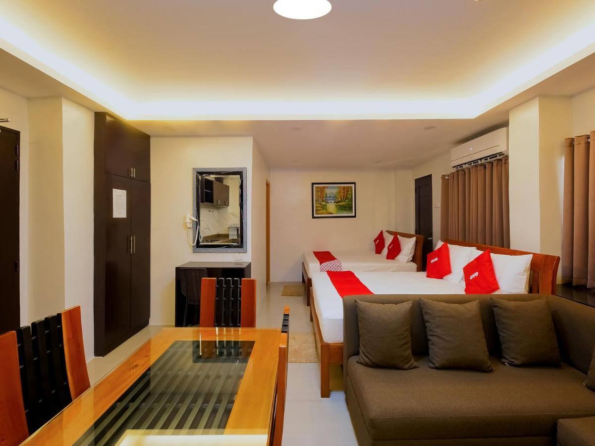 Oyo 848 Dona Aurora Condotel เกซอนซิตี้ ภายนอก รูปภาพ