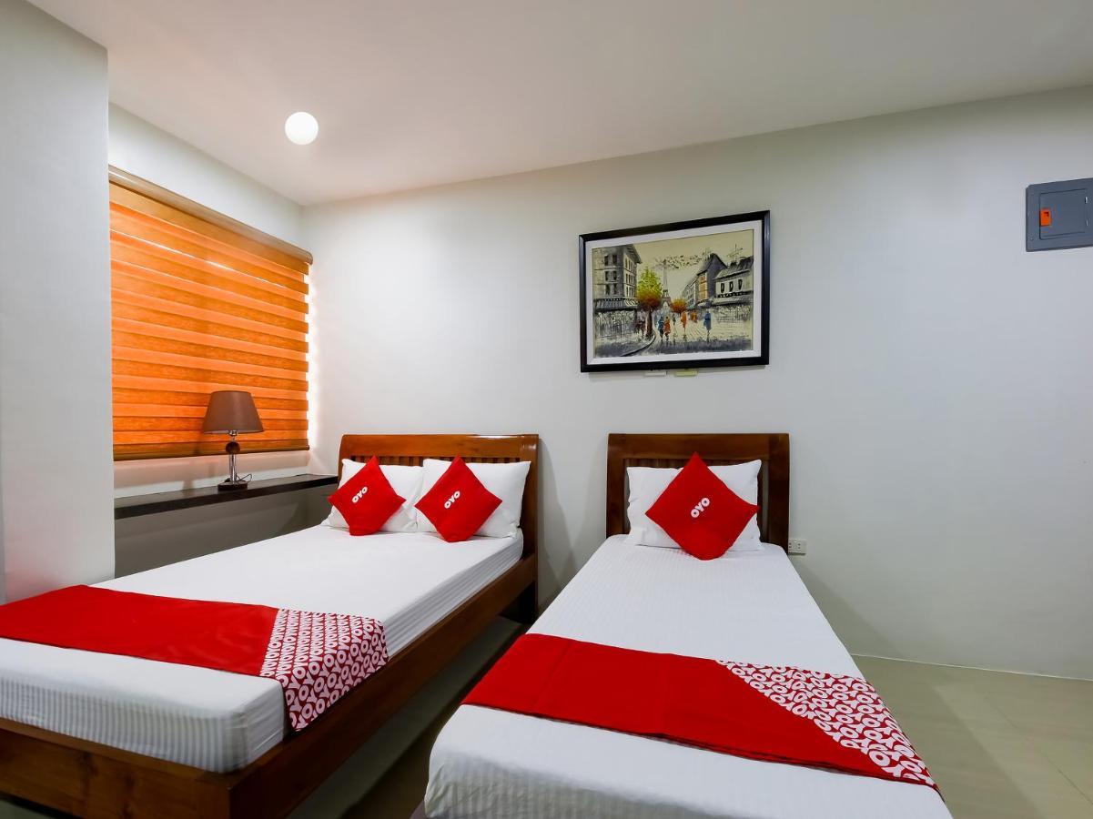 Oyo 848 Dona Aurora Condotel เกซอนซิตี้ ภายนอก รูปภาพ