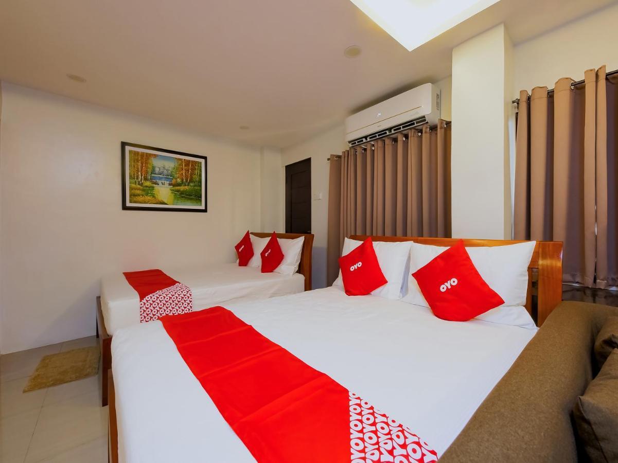 Oyo 848 Dona Aurora Condotel เกซอนซิตี้ ภายนอก รูปภาพ