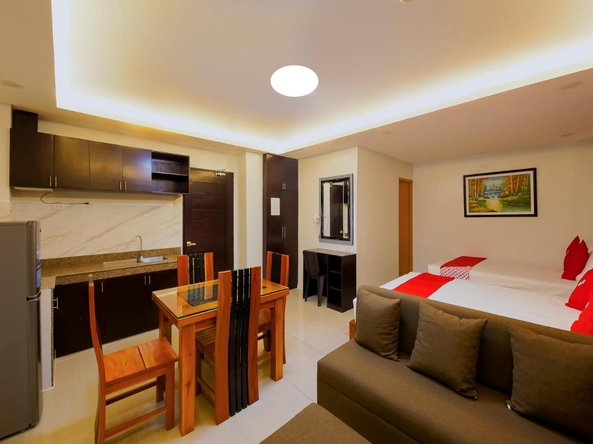Oyo 848 Dona Aurora Condotel เกซอนซิตี้ ภายนอก รูปภาพ