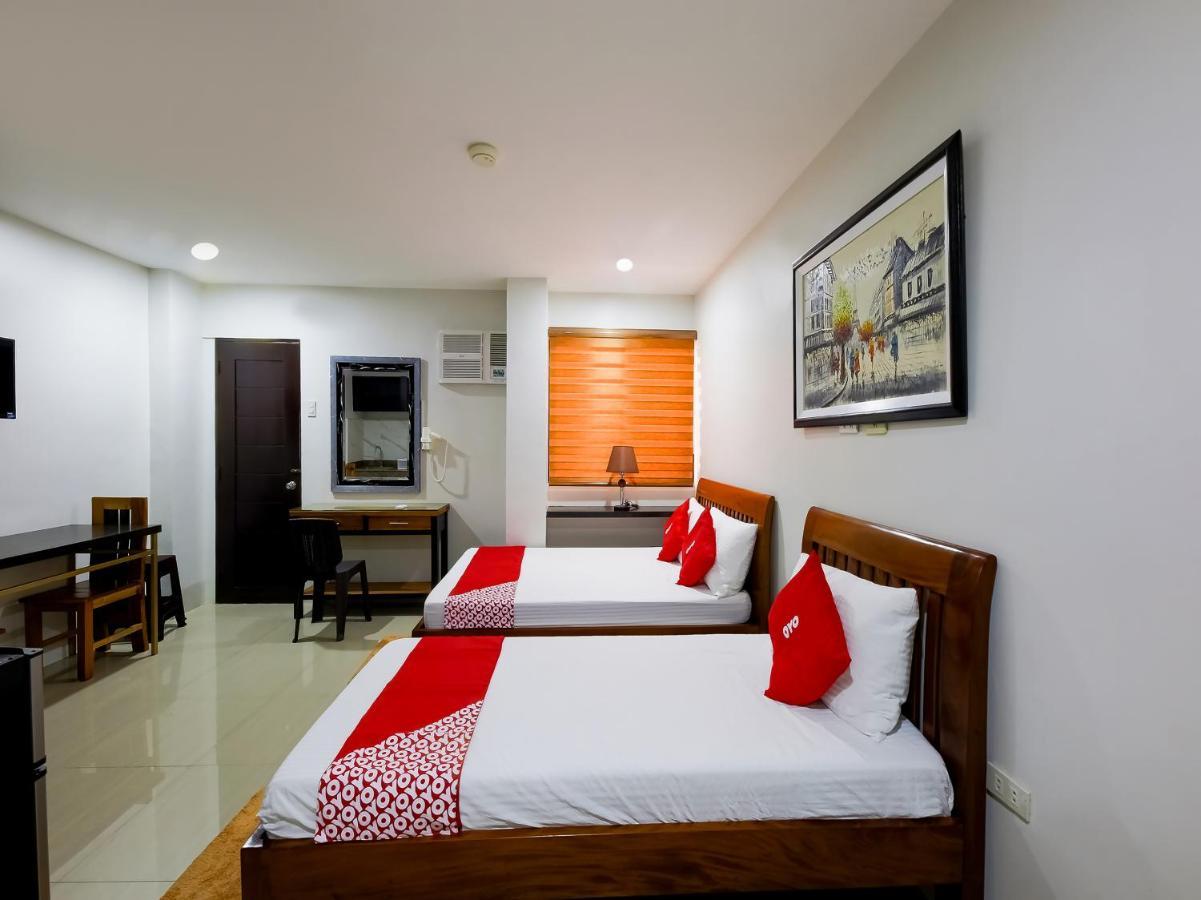 Oyo 848 Dona Aurora Condotel เกซอนซิตี้ ภายนอก รูปภาพ