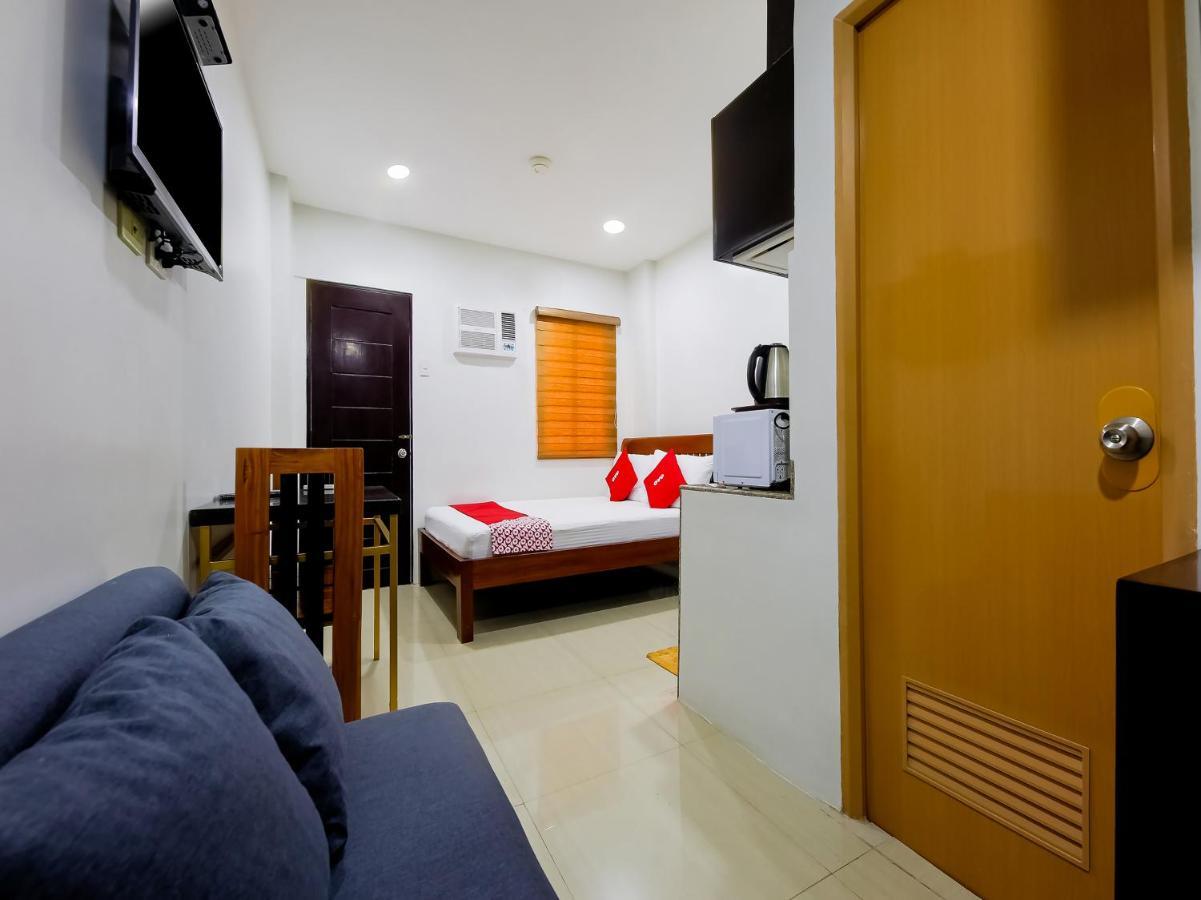 Oyo 848 Dona Aurora Condotel เกซอนซิตี้ ภายนอก รูปภาพ