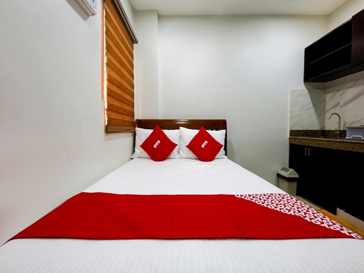 Oyo 848 Dona Aurora Condotel เกซอนซิตี้ ภายนอก รูปภาพ