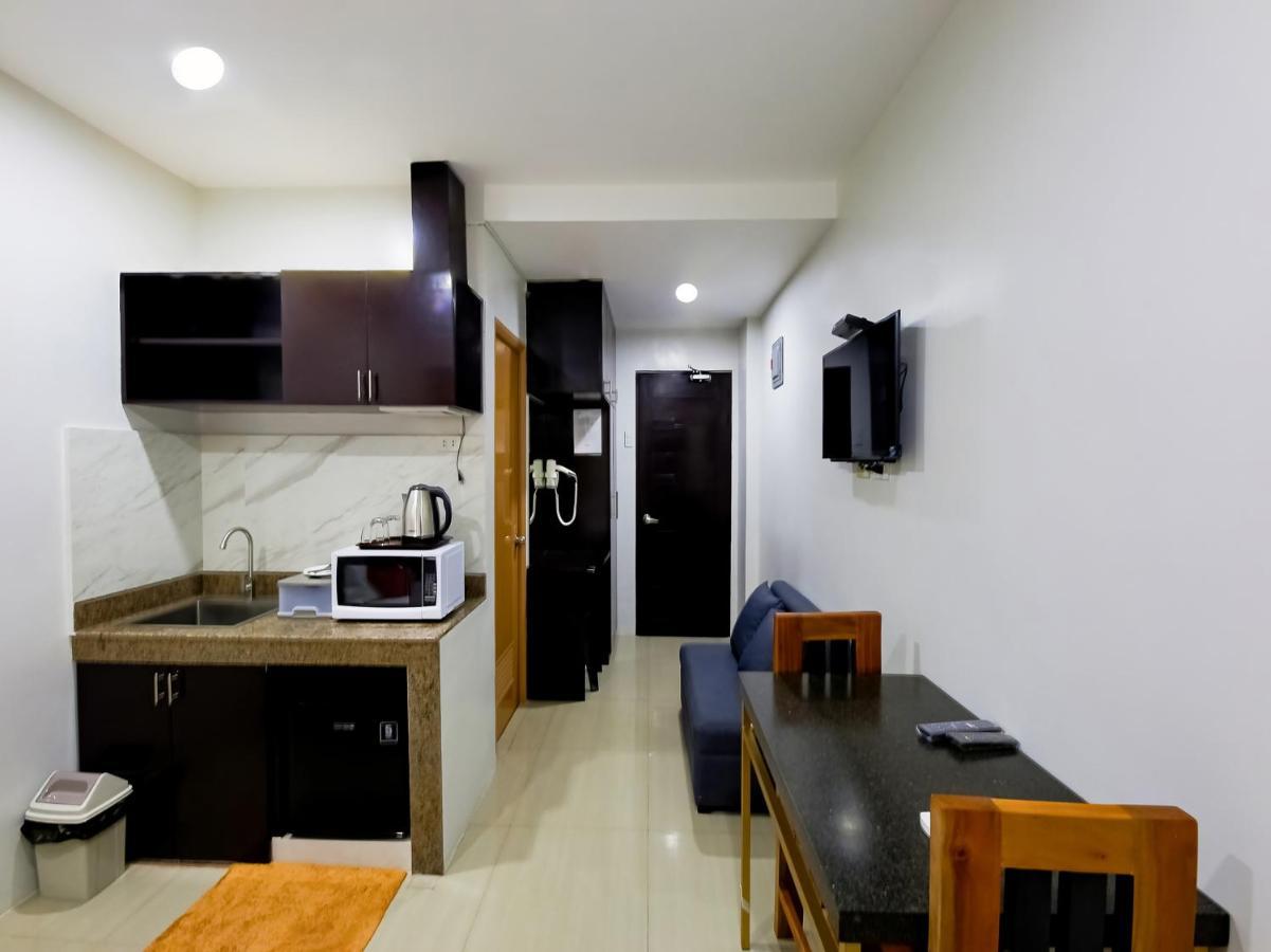 Oyo 848 Dona Aurora Condotel เกซอนซิตี้ ภายนอก รูปภาพ