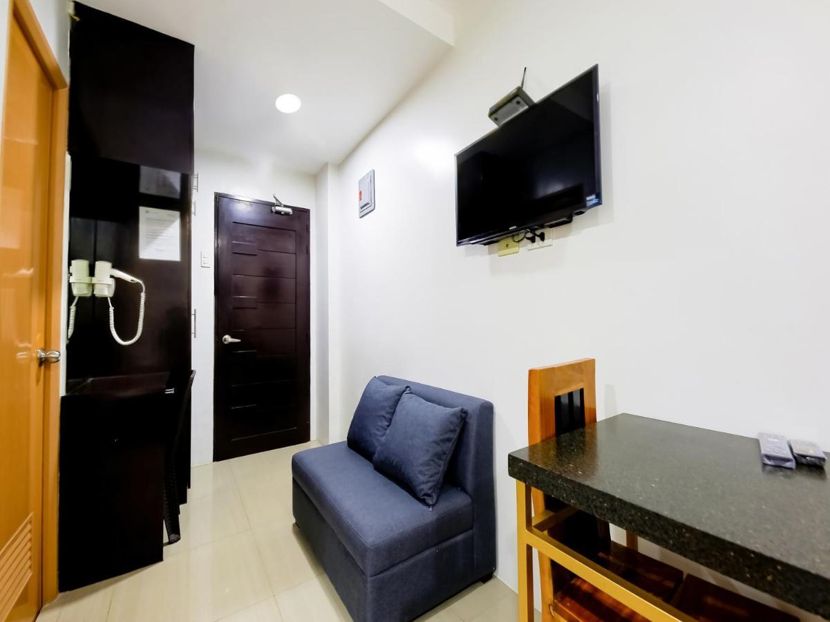 Oyo 848 Dona Aurora Condotel เกซอนซิตี้ ภายนอก รูปภาพ