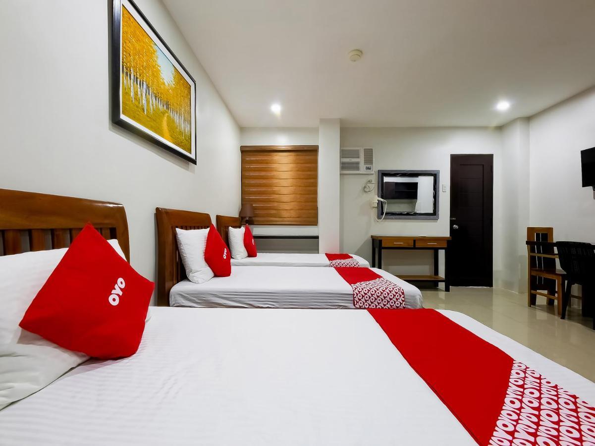 Oyo 848 Dona Aurora Condotel เกซอนซิตี้ ภายนอก รูปภาพ