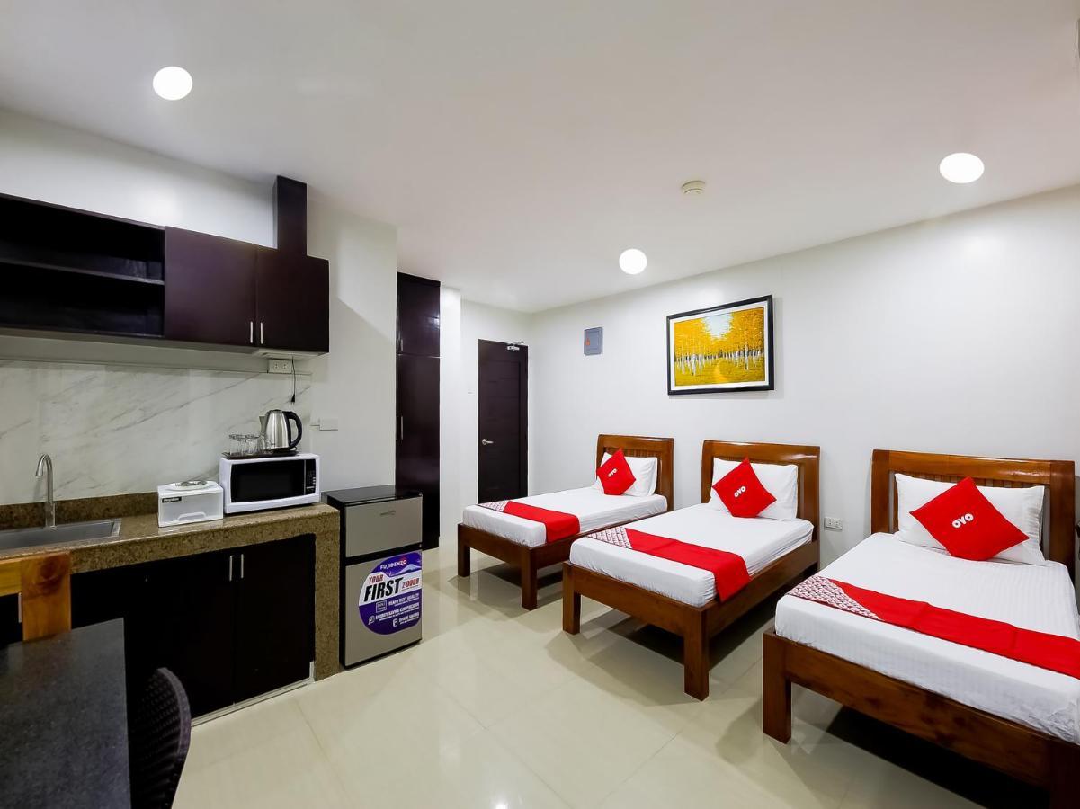 Oyo 848 Dona Aurora Condotel เกซอนซิตี้ ภายนอก รูปภาพ