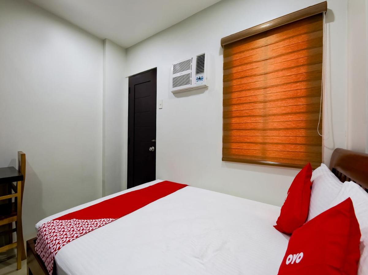 Oyo 848 Dona Aurora Condotel เกซอนซิตี้ ภายนอก รูปภาพ