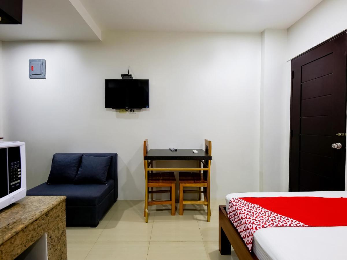 Oyo 848 Dona Aurora Condotel เกซอนซิตี้ ภายนอก รูปภาพ