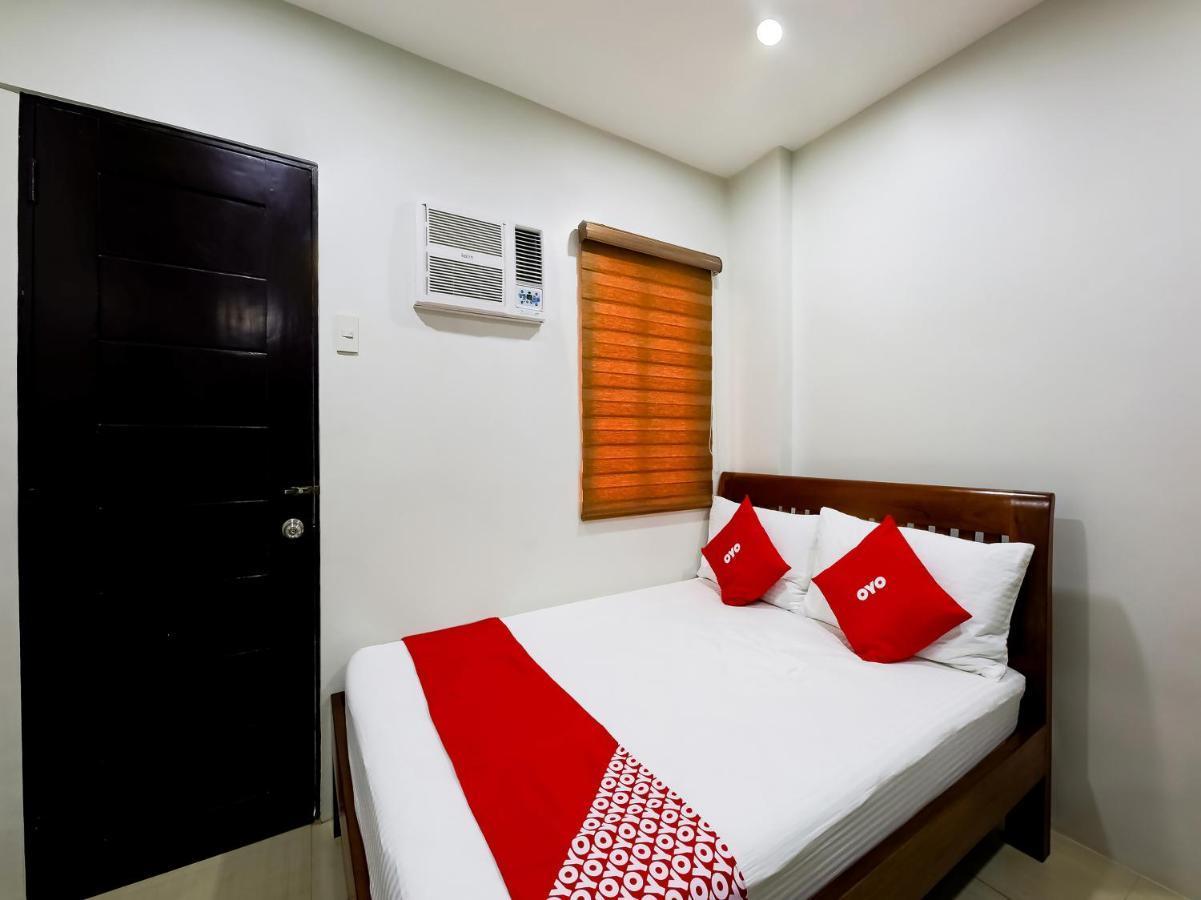 Oyo 848 Dona Aurora Condotel เกซอนซิตี้ ภายนอก รูปภาพ