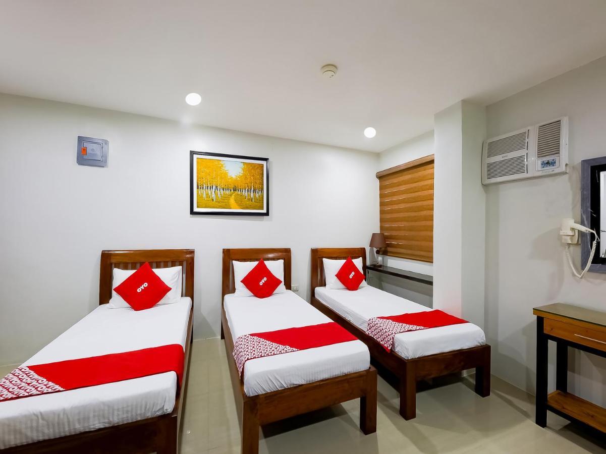 Oyo 848 Dona Aurora Condotel เกซอนซิตี้ ภายนอก รูปภาพ