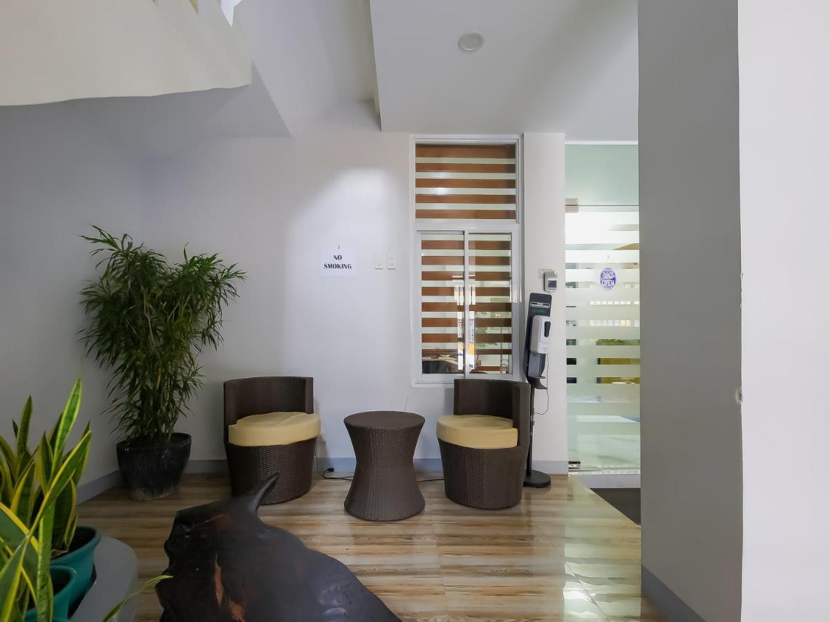 Oyo 848 Dona Aurora Condotel เกซอนซิตี้ ภายนอก รูปภาพ