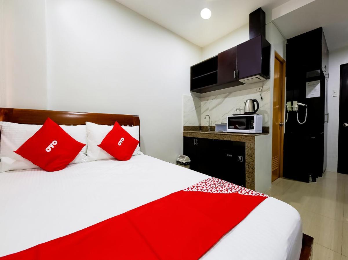 Oyo 848 Dona Aurora Condotel เกซอนซิตี้ ภายนอก รูปภาพ
