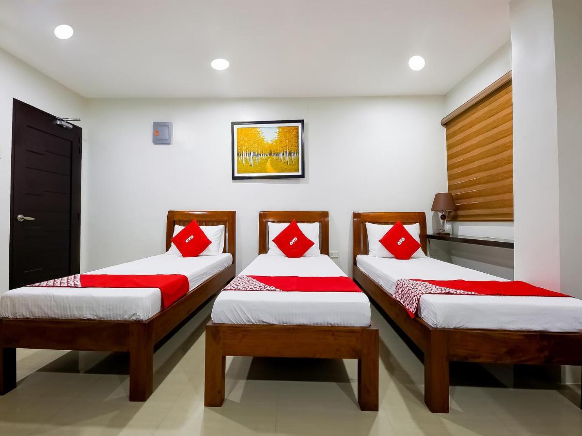 Oyo 848 Dona Aurora Condotel เกซอนซิตี้ ภายนอก รูปภาพ