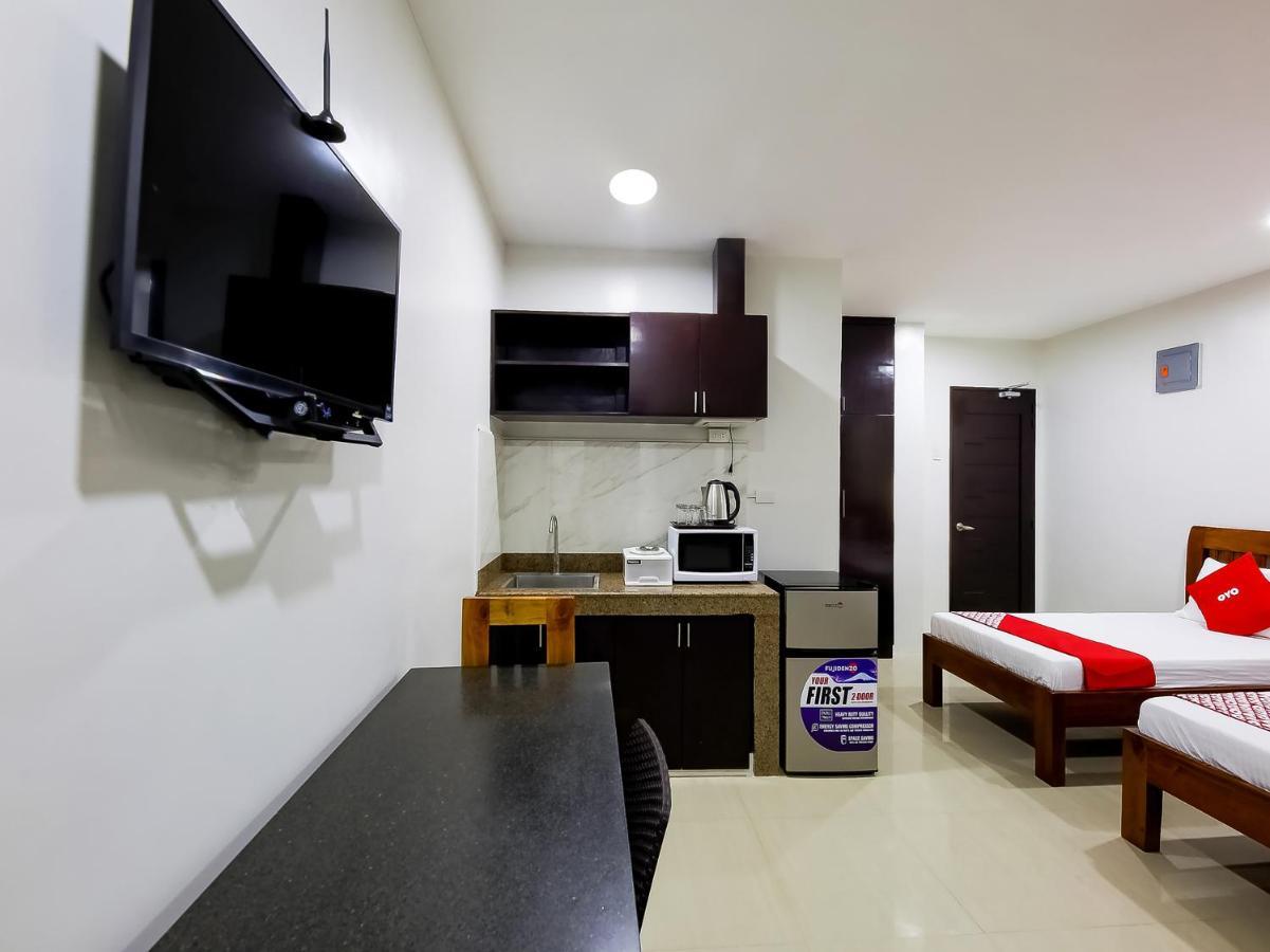 Oyo 848 Dona Aurora Condotel เกซอนซิตี้ ภายนอก รูปภาพ