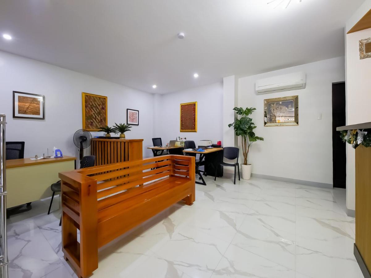 Oyo 848 Dona Aurora Condotel เกซอนซิตี้ ภายนอก รูปภาพ